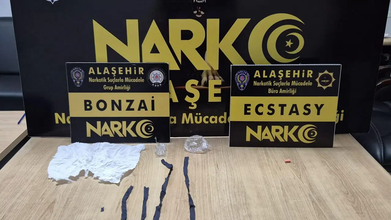 Manisa'da Polis Operasyonu: Şüpheli Kaçarken Yakalandı ve Üzerinden Uyuşturucu Çıktı