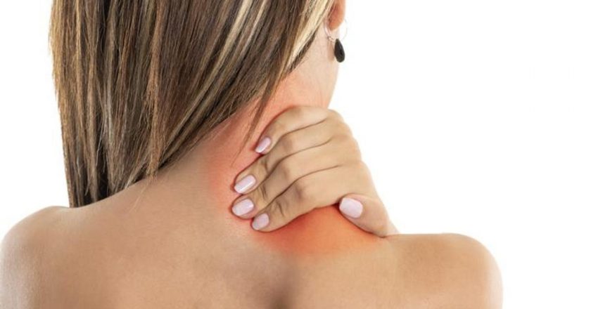Boyundaki Necknia belirtileri nelerdir? Boynun fıtıklarını nasıl anlarım? Tedavi yöntemleri nelerdir?
