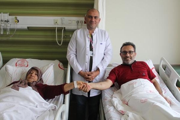 5 gün arayla kalp krizi geçirdiler! Anne-oğul aynı gün yapılan anjiyoyla sağlığına kavuştu