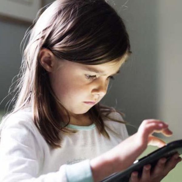 Günümüzün görünmez tehdidi: Ekrana maruz kalmanın psikolojik etkileri