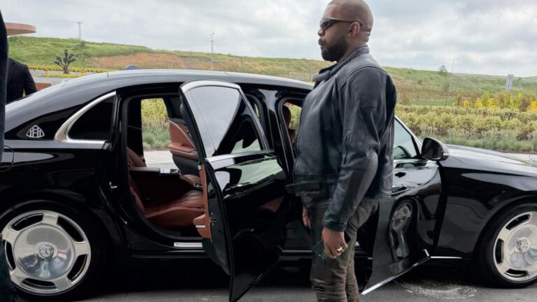 Kanye West merakla beklenen konser için İstanbul’a geldi