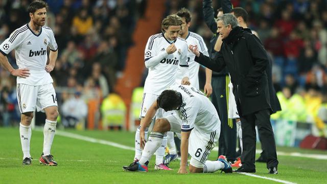 Real Madrid, Fenerbahçe’nin eski hocasını başa getirdi! Jose Mourinho’dan 13 yıl aradan sonra resmi imza